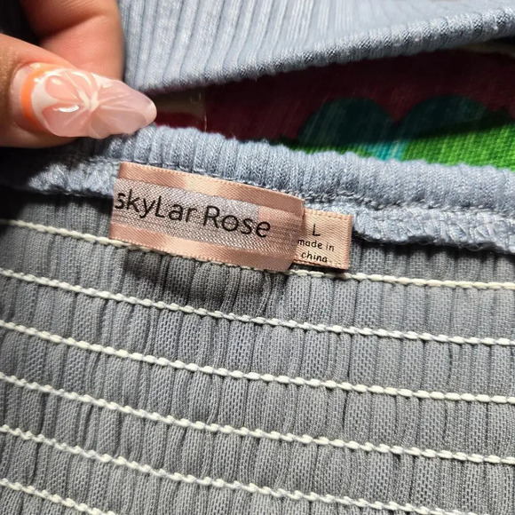 4 Crop Top Bundle - Picture 10 of 10